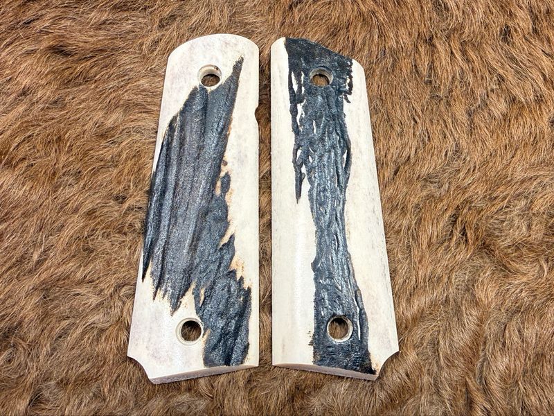 Traditional 1911 Stag Grips Traditional 1911 Stag Grips