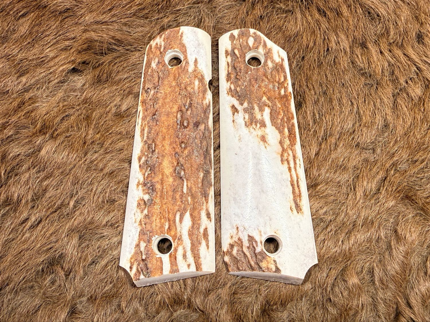 Traditional 1911 Stag Grips