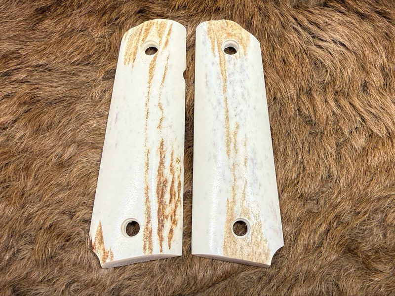 Traditional 1911 Stag Grips Traditional 1911 Stag Grips