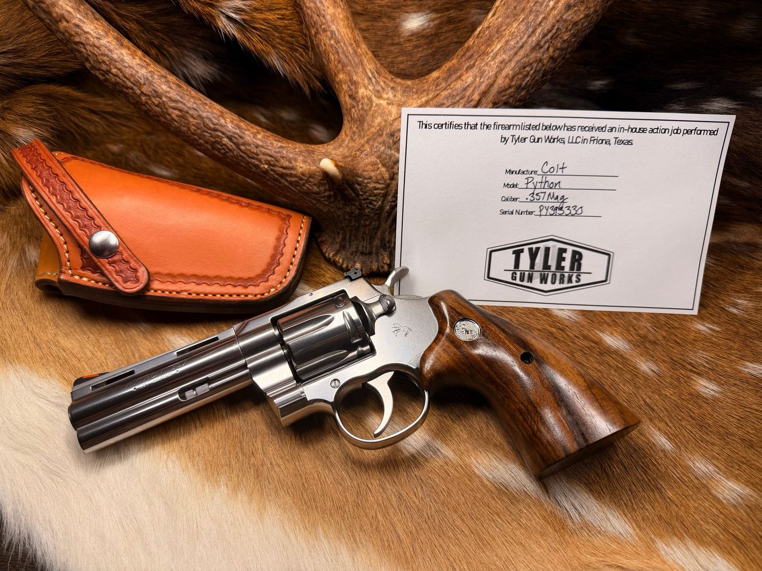 * Colt Python Package * .357 Magnum Revolver with TGW Colt Python Bear Hug Walnut Grips with Medallions, Action Job and Barranti Leather Holster * Colt Python Package * .357 Magnum Revolver with TGW Colt Python Bear Hug Walnut Grips with Medallions, Action Job and Barranti Leather Holster