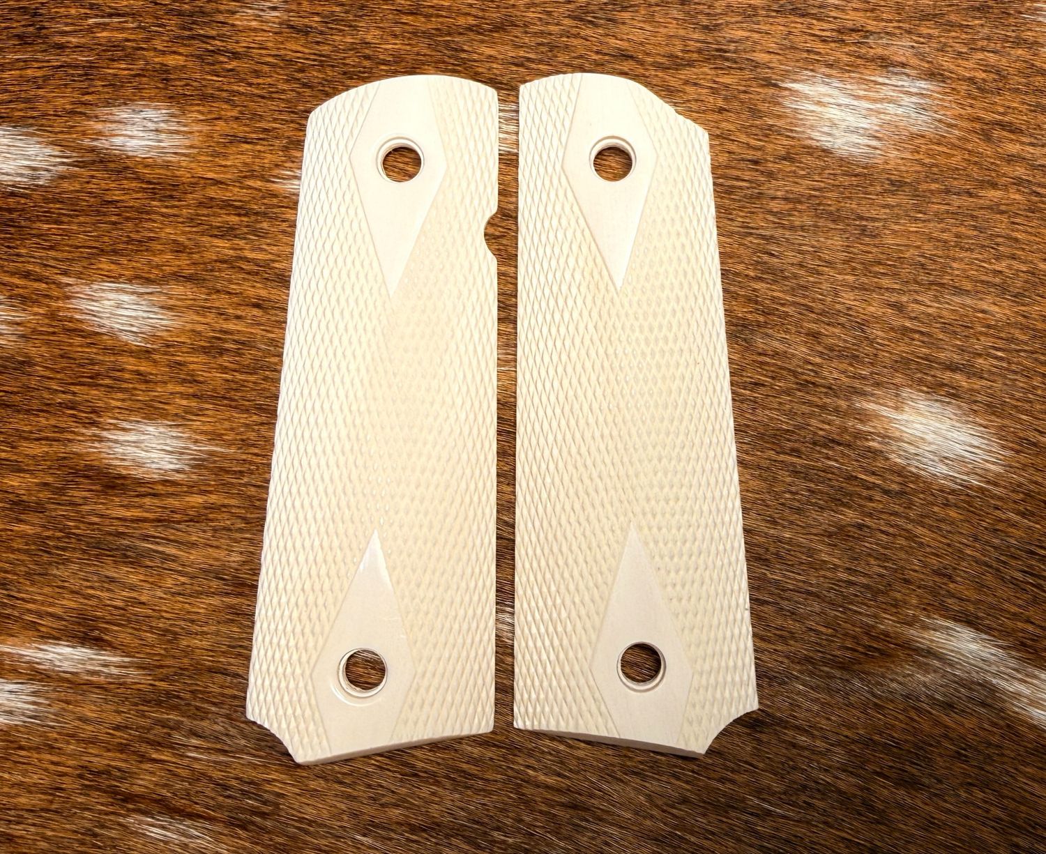 Checkered White Ivory Grips for 1911 (AVAILABLE TO TEXAS RESIDENTS ONLY) Checkered White Ivory Grips for 1911 (AVAILABLE TO TEXAS RESIDENTS ONLY)