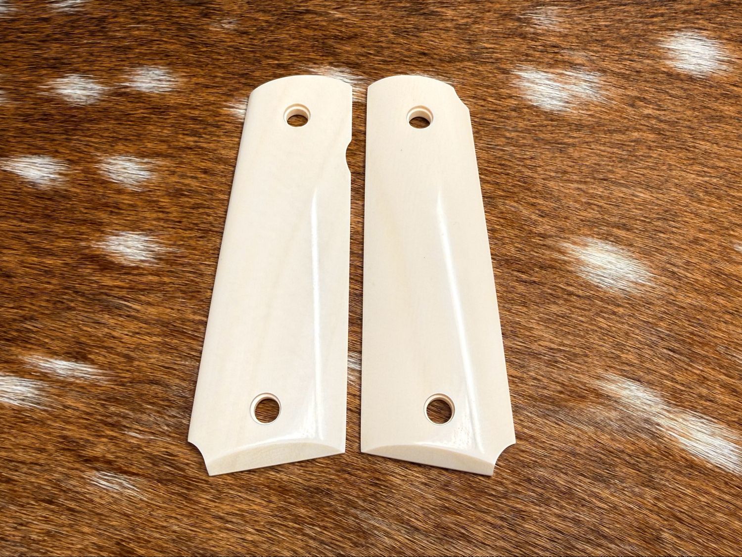 White Ivory Grips for 1911 (AVAILABLE TO TEXAS RESIDENTS ONLY) White Ivory Grips for 1911 (AVAILABLE TO TEXAS RESIDENTS ONLY)