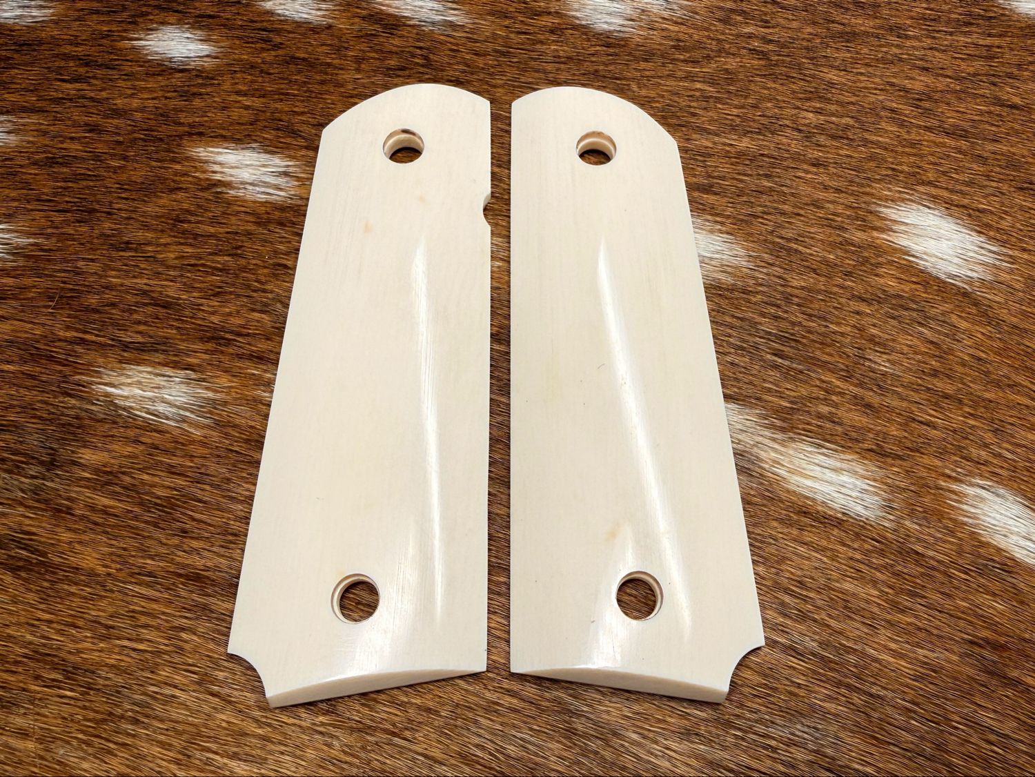 White Ivory Grips for 1911 (AVAILABLE TO TEXAS RESIDENTS ONLY) White Ivory Grips for 1911 (AVAILABLE TO TEXAS RESIDENTS ONLY)