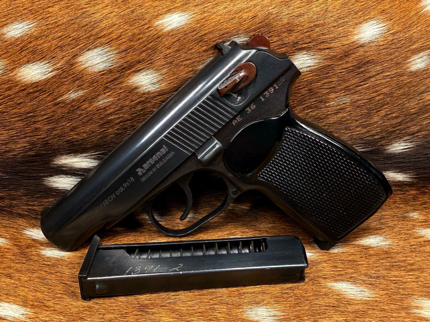 Bulgarian Arsenal Makarov PM 9x18mm Makarov Pistol - with extra magazine Bulgarian Arsenal Makarov PM 9x18mm Makarov Pistol - with extra magazine