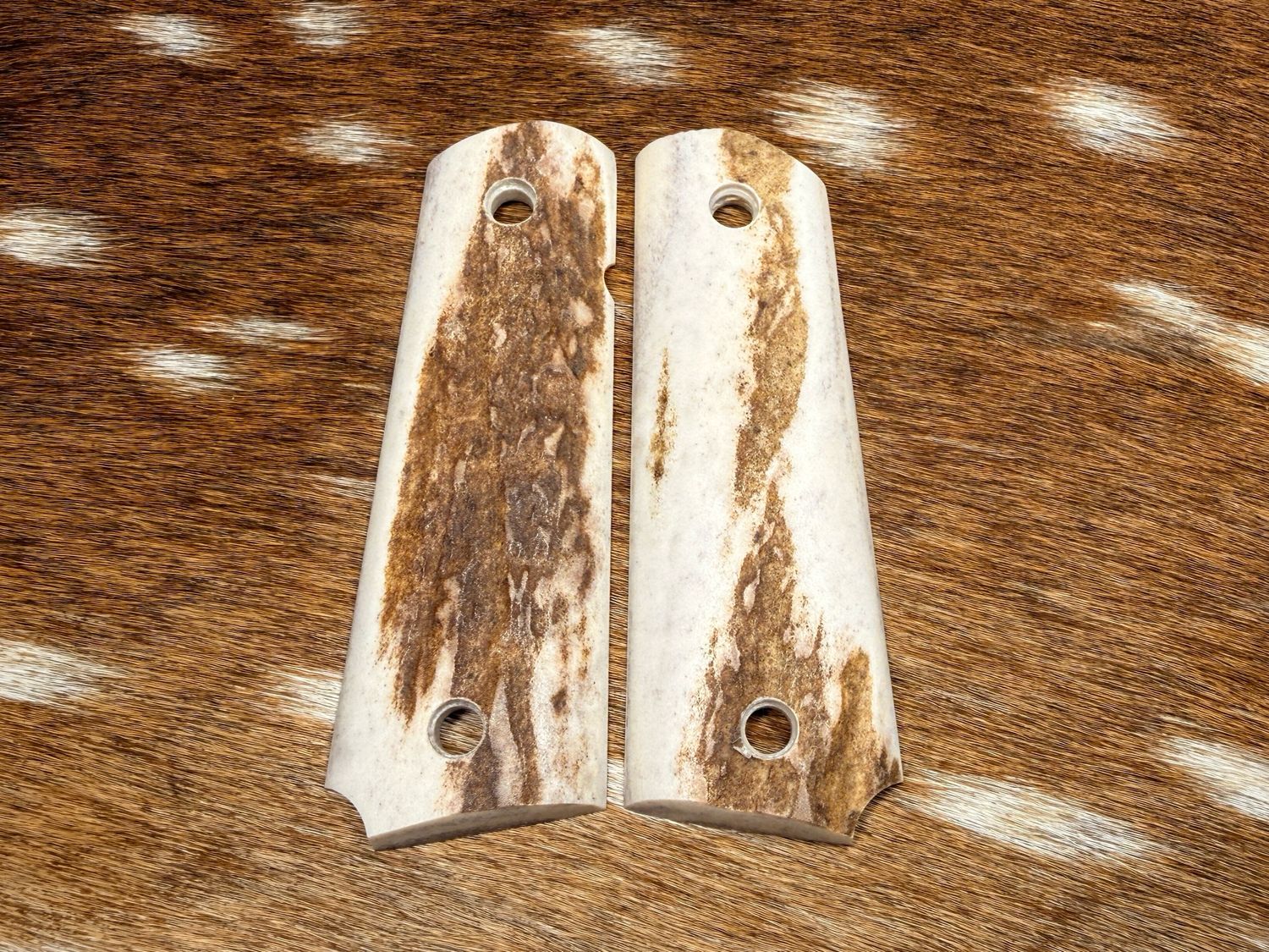 Traditional 1911 Stag Grips Traditional 1911 Stag Grips