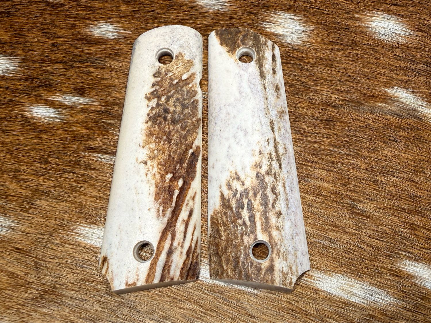 Traditional 1911 Stag Grips Traditional 1911 Stag Grips