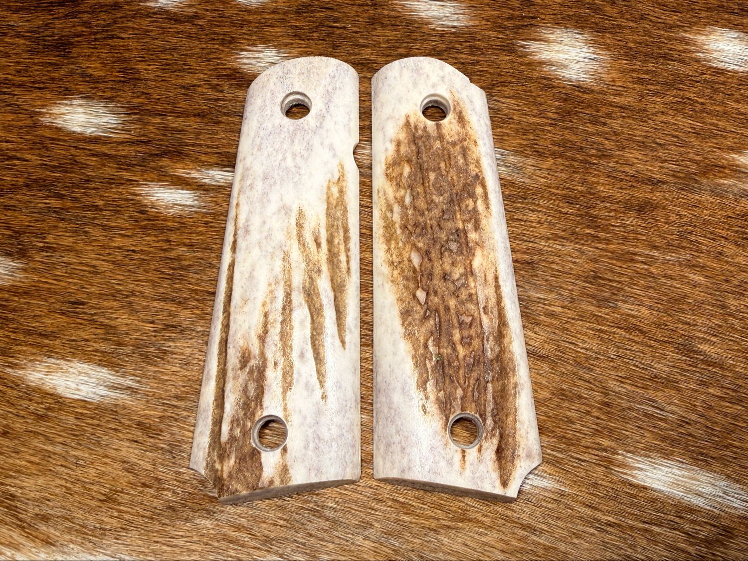 Traditional 1911 Stag Grips Traditional 1911 Stag Grips