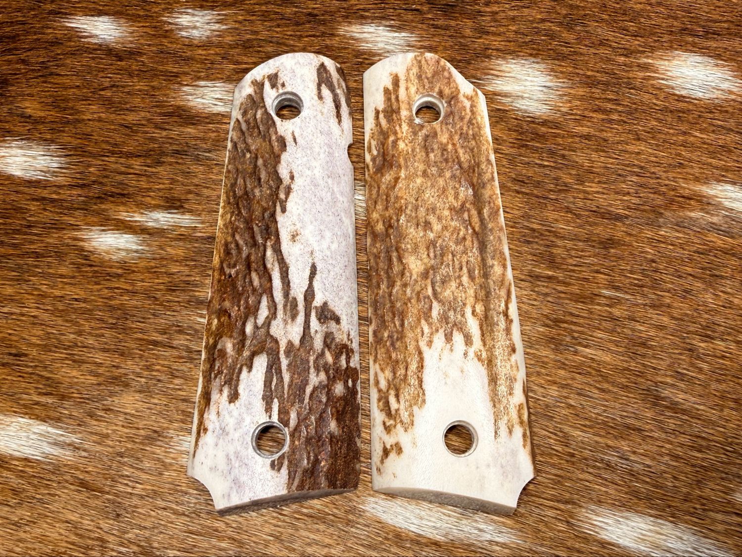 Traditional 1911 Stag Grips Traditional 1911 Stag Grips