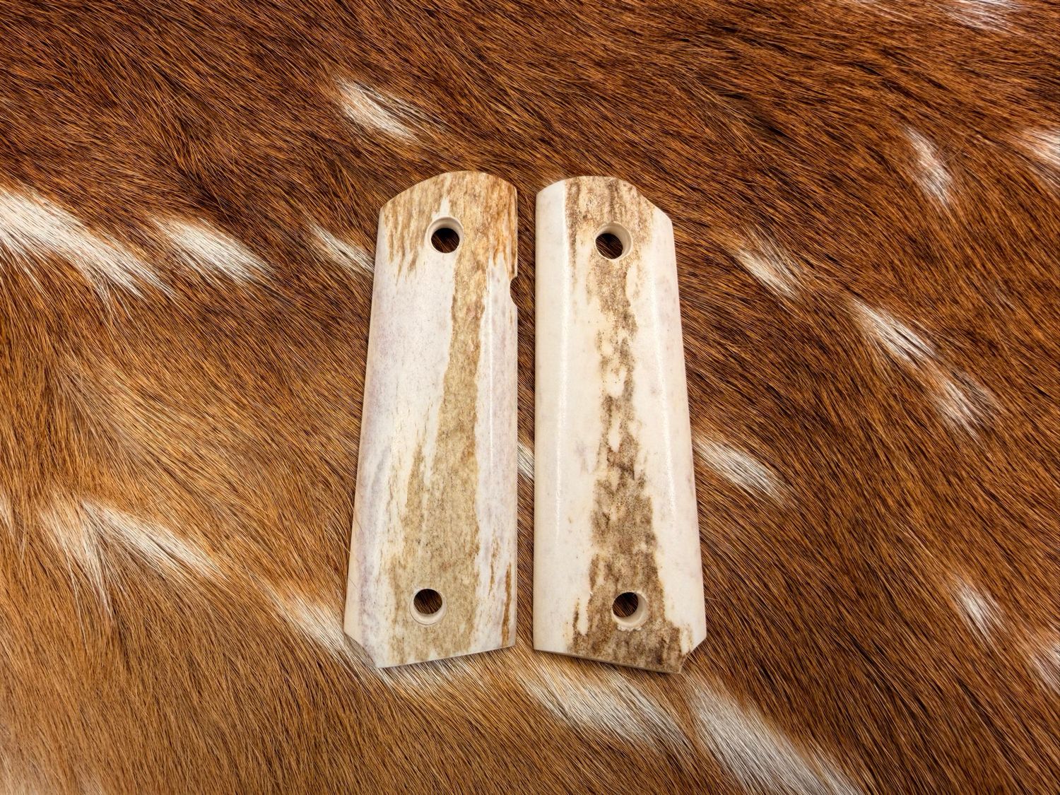 Traditional 1911 Stag Grips Traditional 1911 Stag Grips