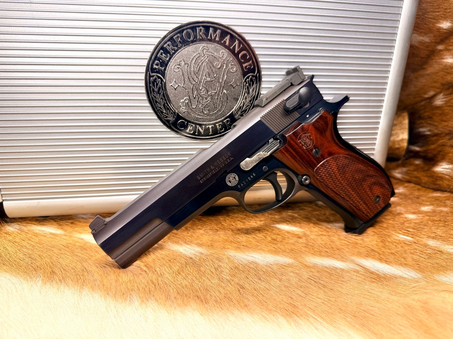 Smith & Wesson Performance Center Model 952-1 9mm Pistol - New in Box Smith & Wesson Performance Center Model 952-1 9mm Pistol - New in Box