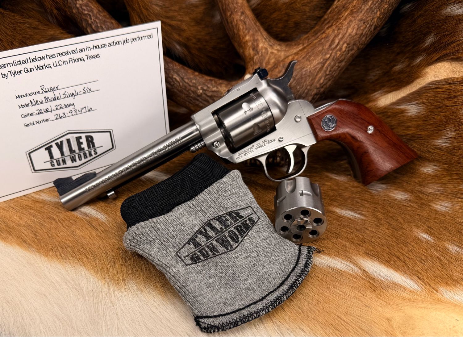 Ruger New Model Single-Six Convertible .22 LR / .22 WMR Ruger New Model Single-Six Convertible .22 LR / .22 WMR