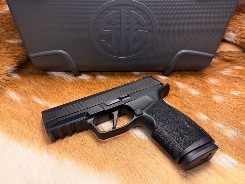 SIG Sauer P365-XMACRO 9mm – 3.7 SIG Sauer P365-XMACRO 9mm – 3.7"