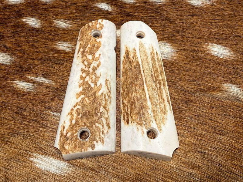 Traditional 1911 Stag Grips