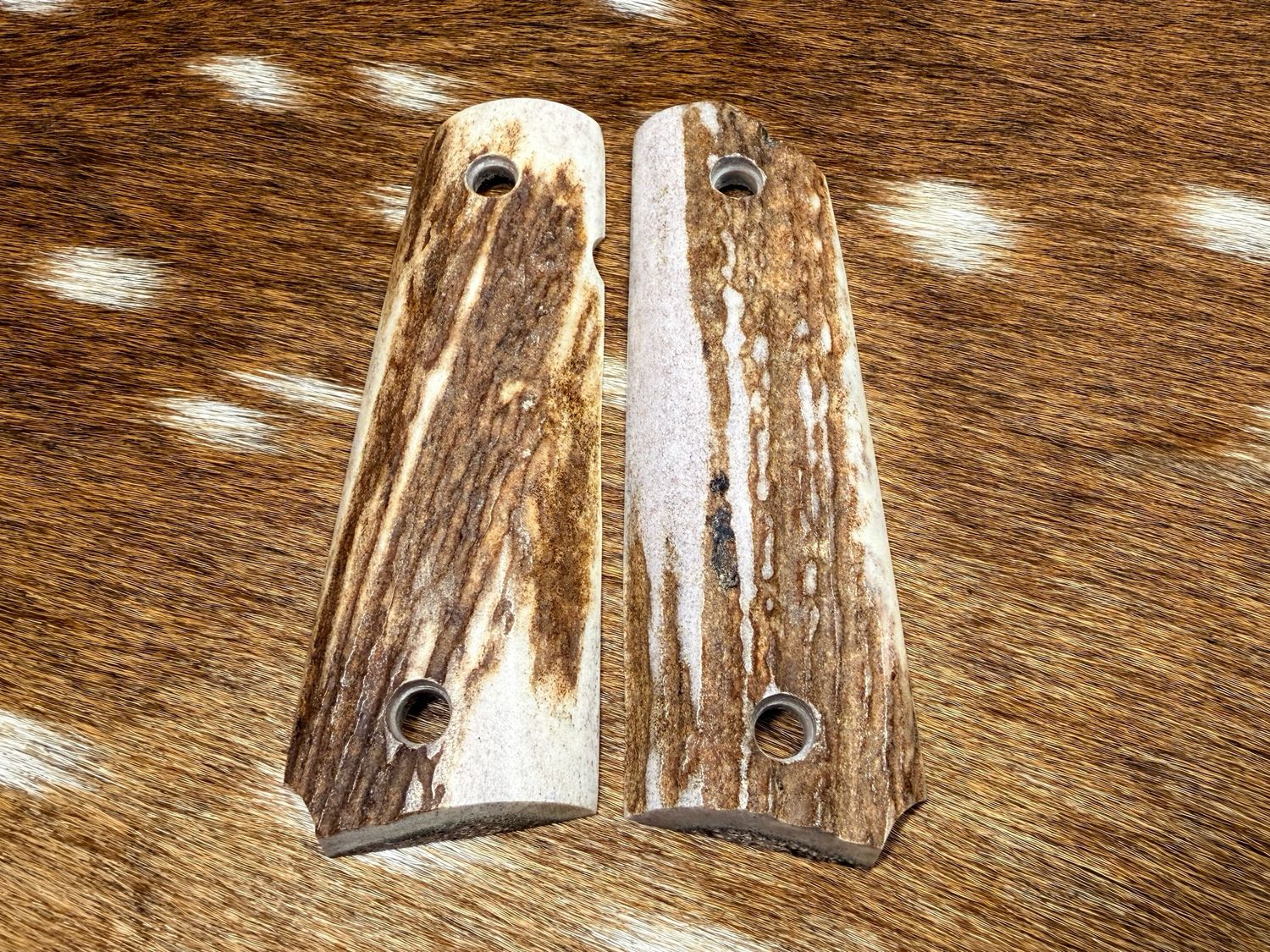 Traditional 1911 Stag Grips Traditional 1911 Stag Grips