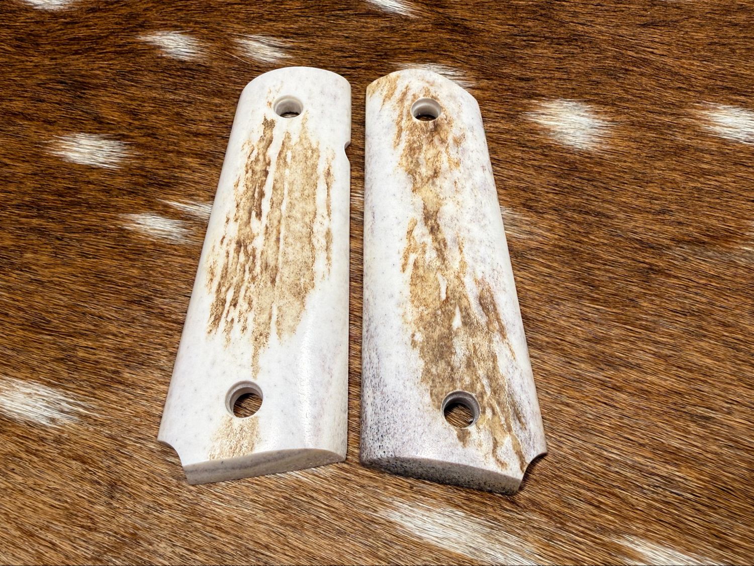 Traditional 1911 Stag Grips Traditional 1911 Stag Grips