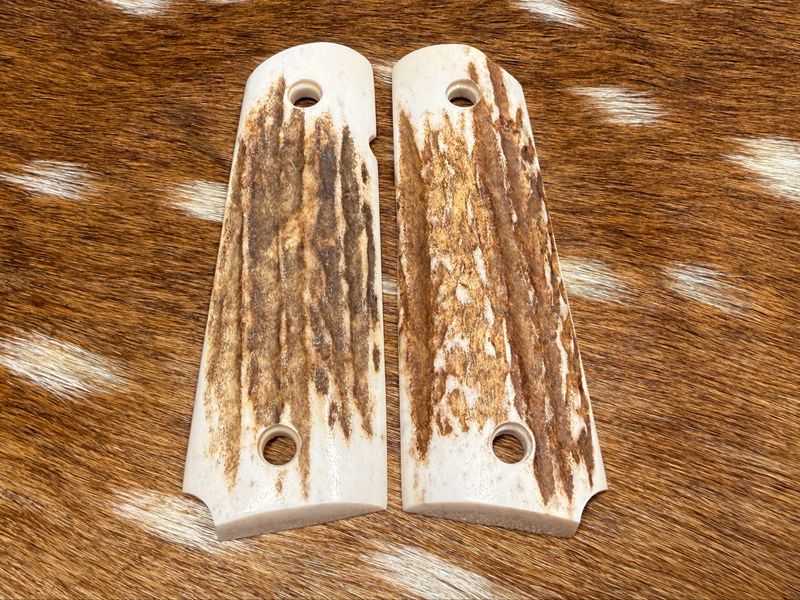Traditional 1911 Stag Grips
