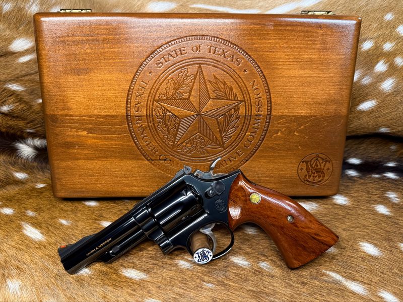 Smith & Wesson Model 19-3 Texas Rangers 150th Anniversary Commemorative .357 Magnum – 1973 Smith & Wesson Model 19-3 Texas Rangers 150th Anniversary Commemorative .357 Magnum – 1973