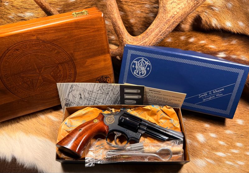 Smith & Wesson Model 19-3 Texas Rangers 150th Anniversary Commemorative .357 Magnum – 1973 Smith & Wesson Model 19-3 Texas Rangers 150th Anniversary Commemorative .357 Magnum – 1973