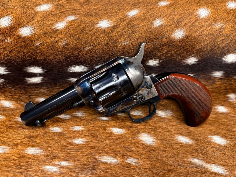 Taylor's & Co. / Uberti 1873 Cattleman .357 Magnum Revolver with Leather Holster Taylor's & Co. / Uberti 1873 Cattleman .357 Magnum Revolver with Leather Holster