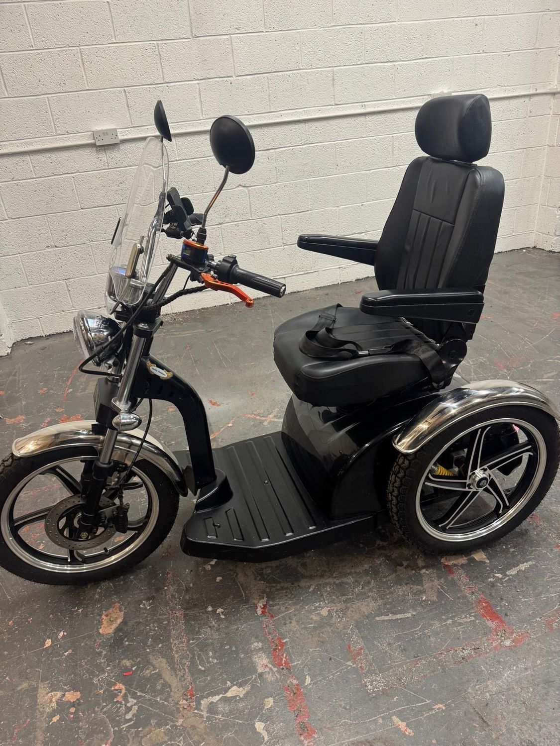 TRI-GLIDE CRUISER (PRE-OWNED)