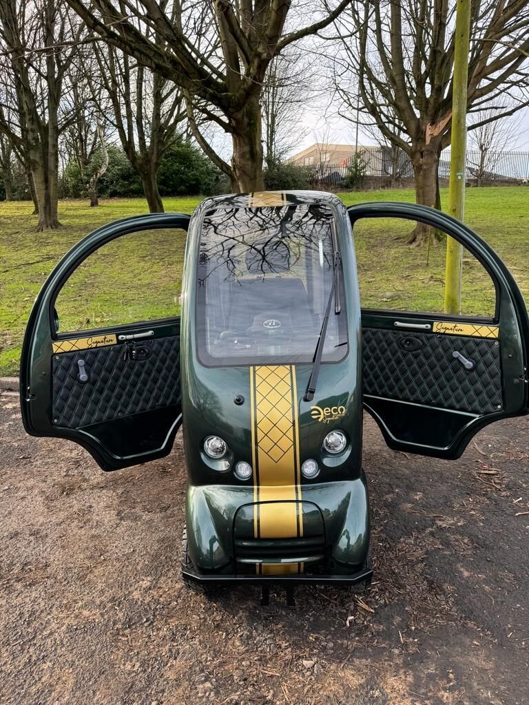 EASYLIFE ECO CABIN SCOOTER - RACING GREEN / GOLD - SIGNATURE EDITION (NEW) EASYLIFE ECO CABIN SCOOTER - RACING GREEN / GOLD - SIGNATURE EDITION (NEW)