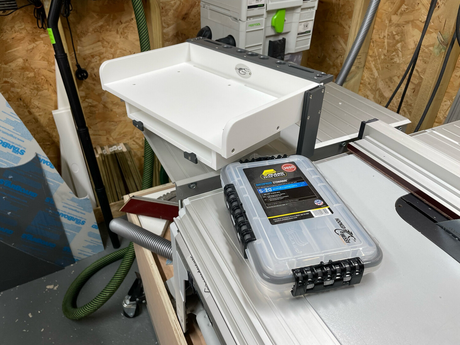 Hooked &amp; Messy Small Combo Bait Table