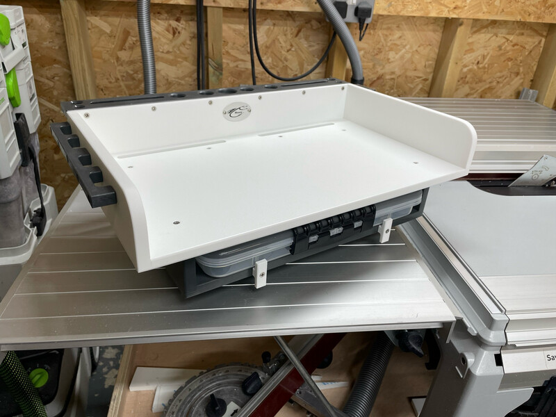 Hooked &amp; Messy Medium Combo Bait Table