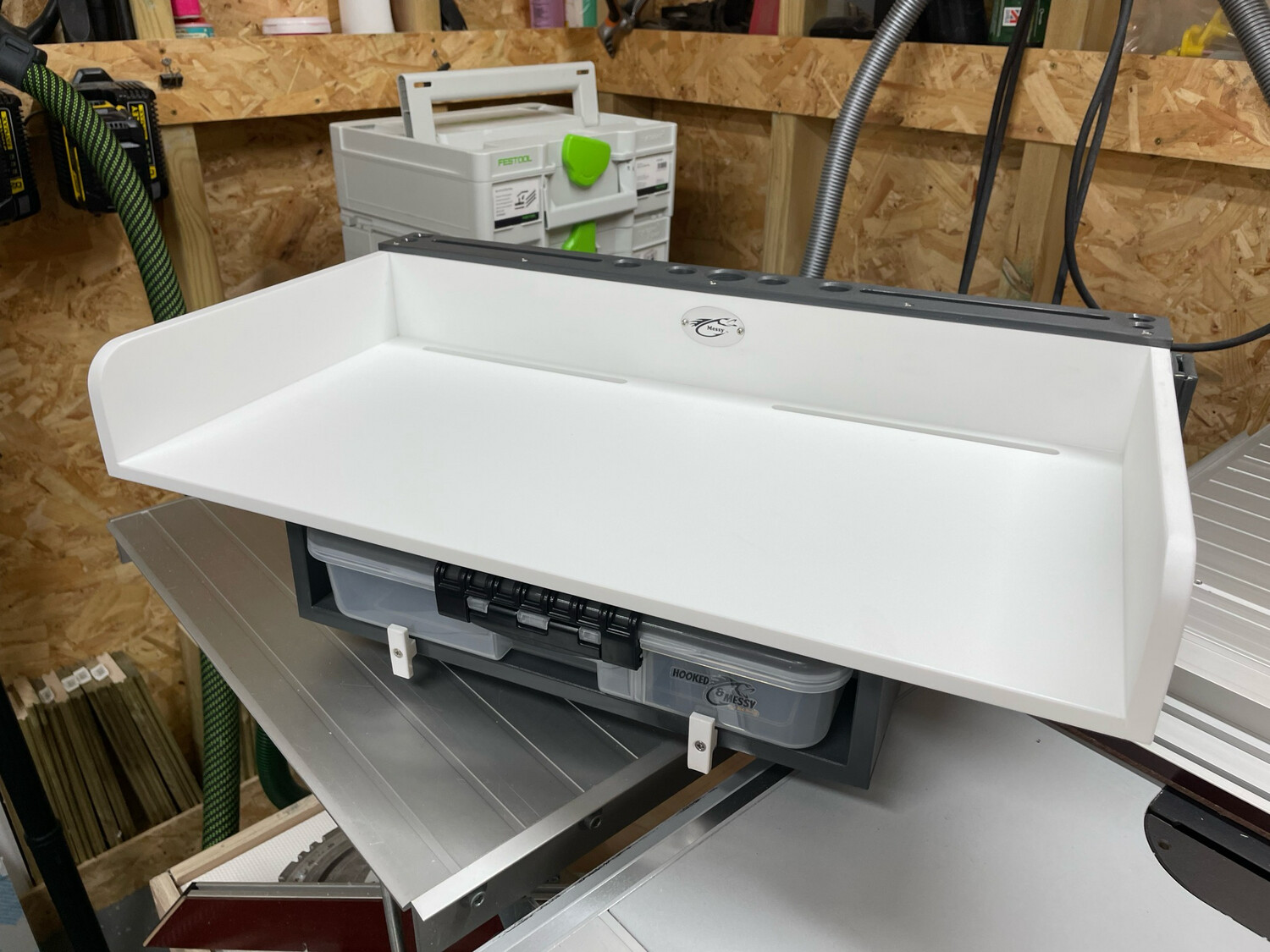 Hooked &amp; Messy Large Combo Bait Table