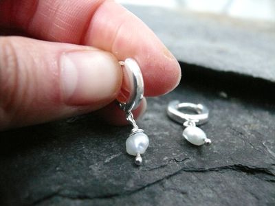 Huggie Hoops - silver pearl