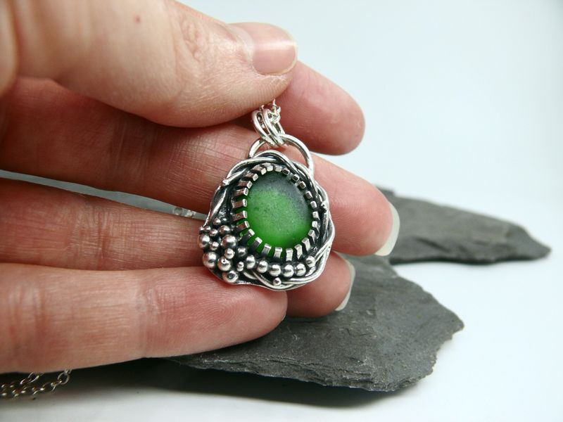 Kelpie Mane Necklace (green)