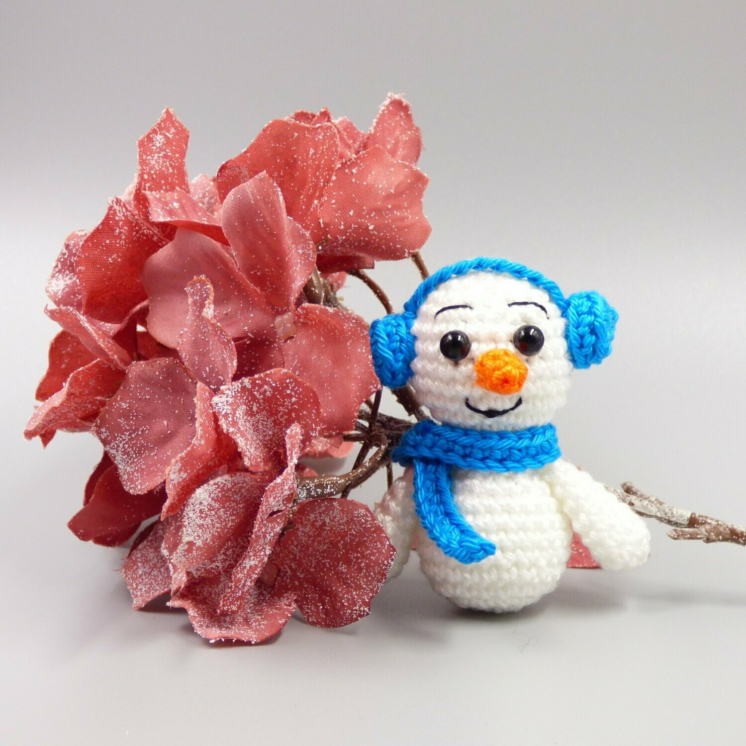 gehäkelter Schneemann klein verschiedene Farben