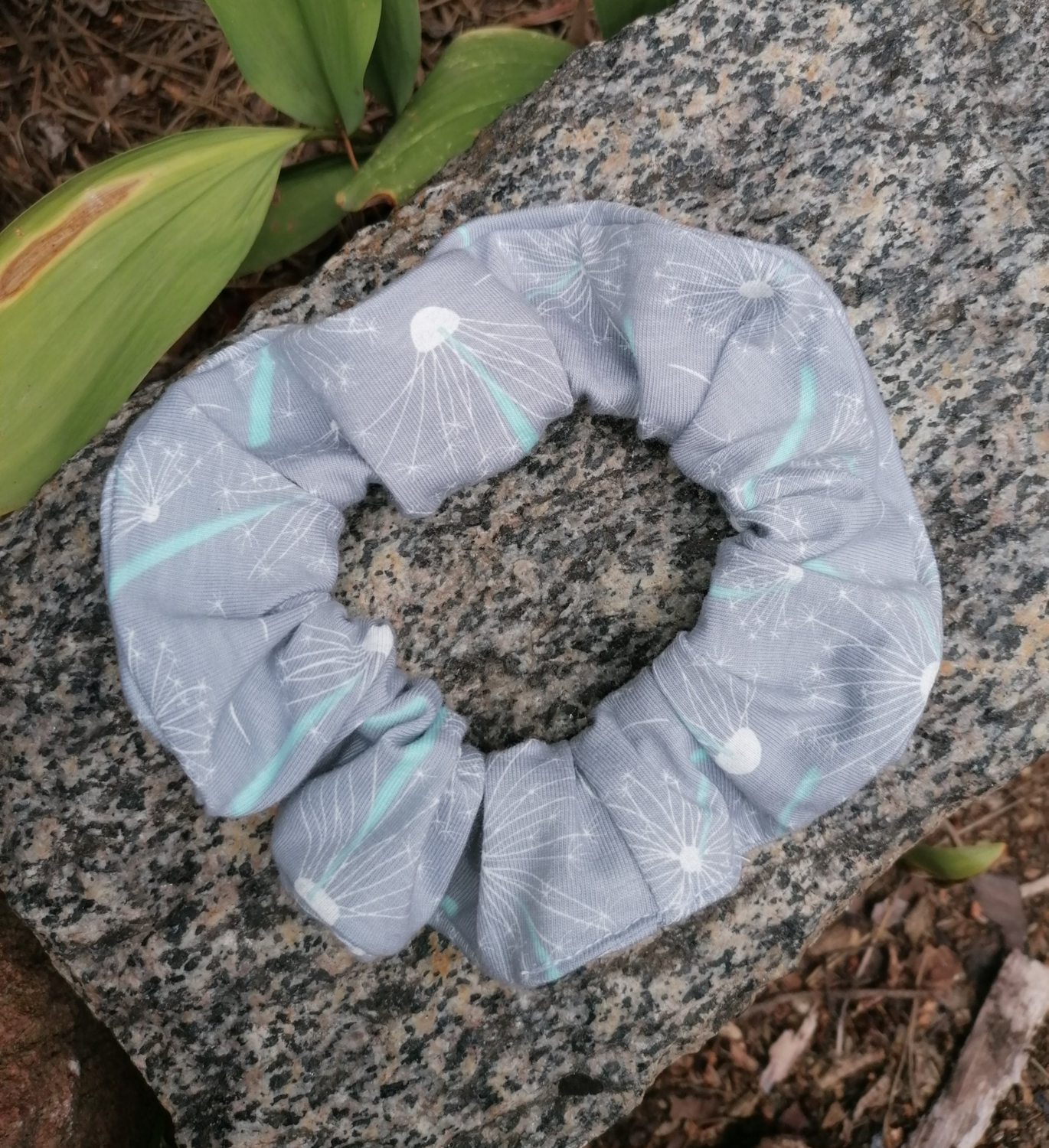 Scrunchie groß grau Pusteblumen