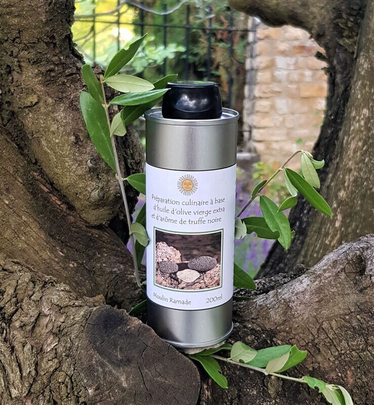 Préparation culinaire à base  d'huile d'olive vierge extra                  et d'arôme de truffe noire- bidon de 200ml