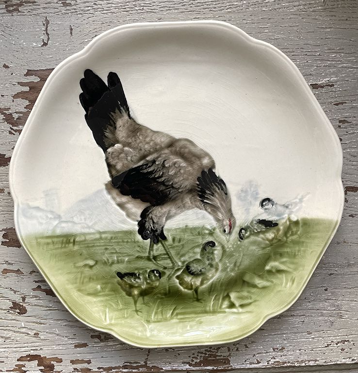 19th Century French Majolica Plate Featuring a Hen and Chicks Design