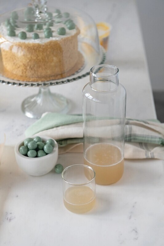 Decanter w/Drinking Glass