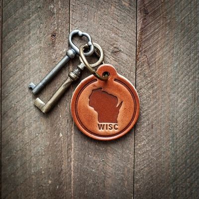 Wisconsin Silhouette Leather Circle Keychain