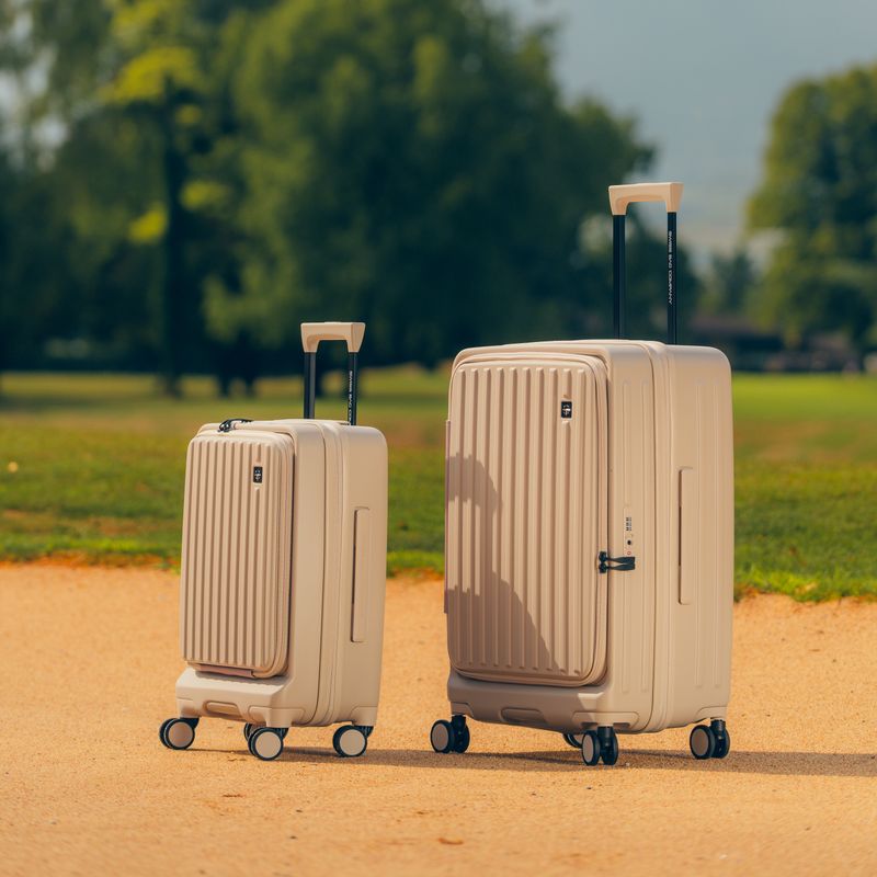 PURE – Medium Eco-Innovative Suitcase 66cm