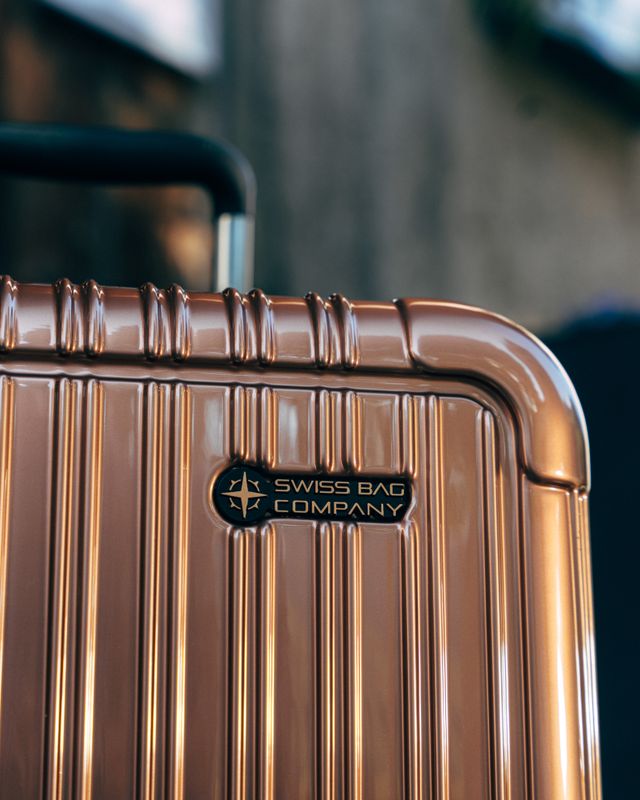 Q-Box Medium – Hard Shell Suitcase 64 cm