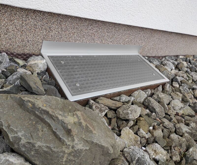 Lichtschachtabdeckung MA 4 mit Anschlusswinkel Lichtschachtabdeckung MA 4 mit Anschlusswinkel