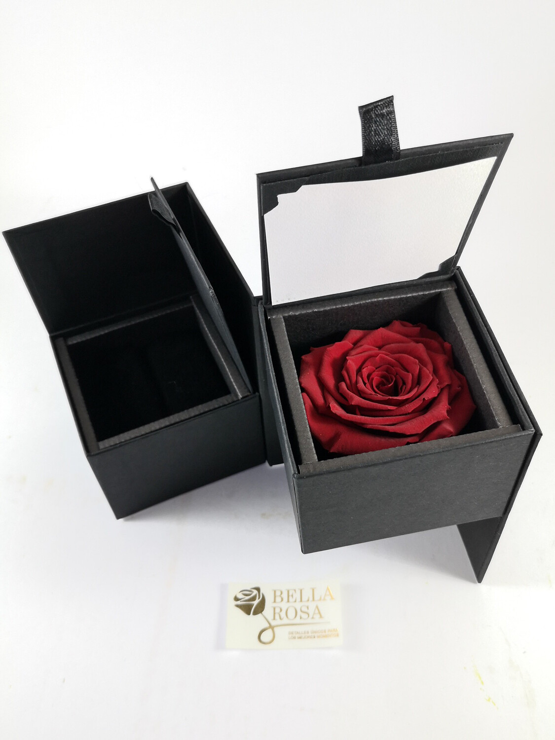 Caja elegante (13 cm x 9 cm ) rosa natural preservada color roja ( 7 cm x 7 cm ) 