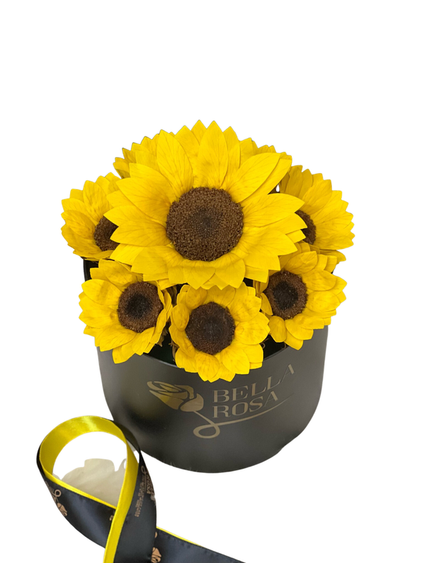 Caja con girasoles preservados