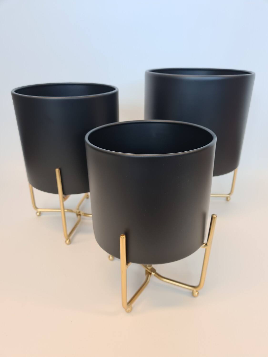 Aries Pots on Stands Black Short