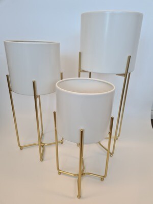 Aries Pots on Stands White Tall