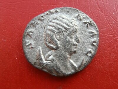 Salonina Antoninianus - 253 - 268 AD (a)