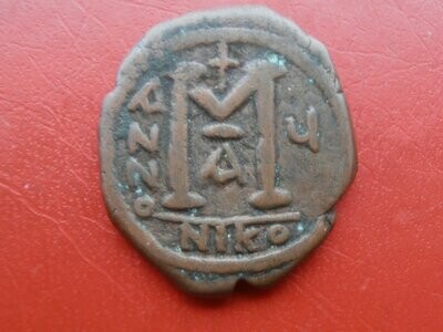 Justin II & Sophia Follis - 565-78 AD (Nicomedia Mint)