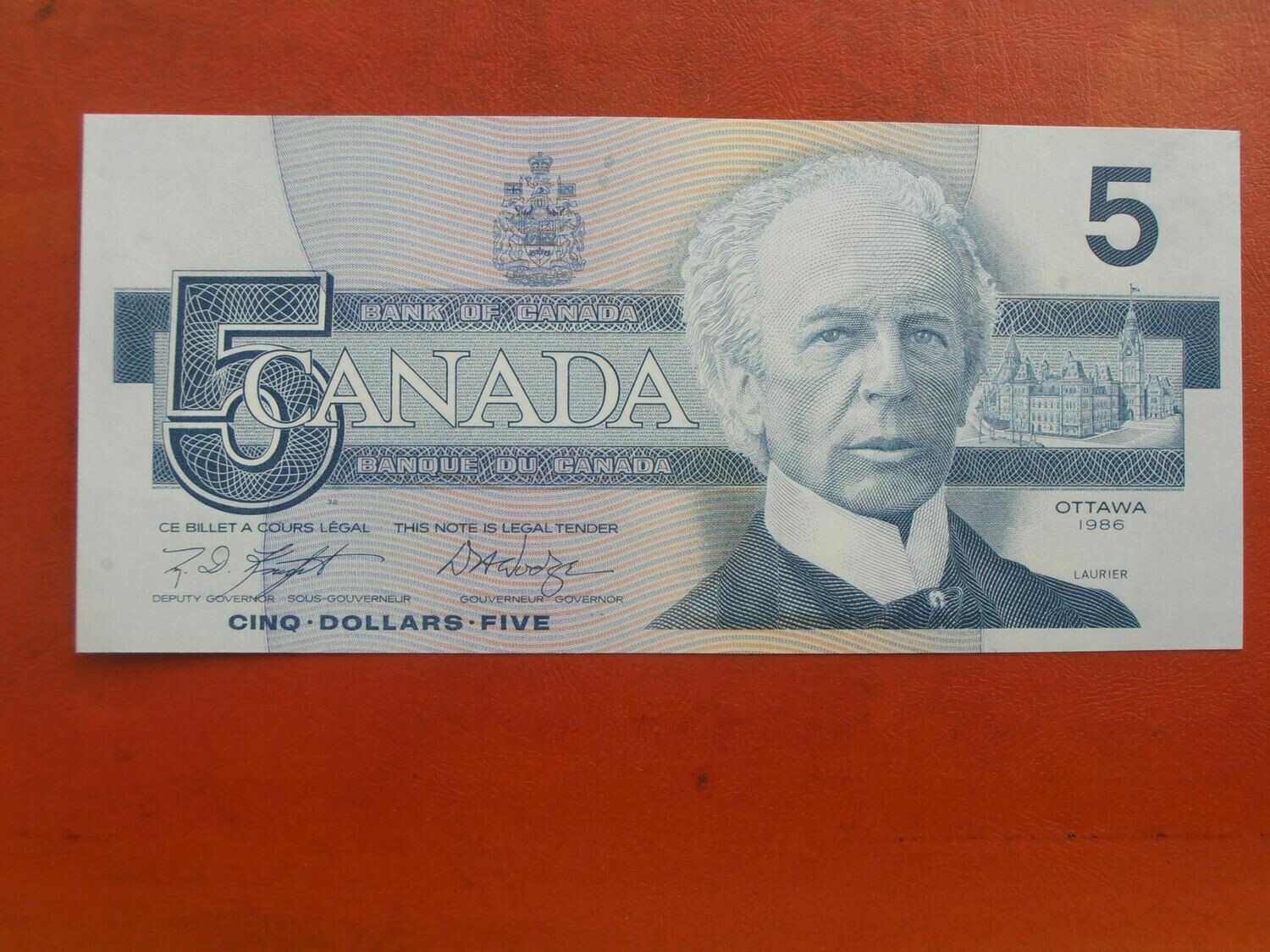 Canada 5 Dollars - 1986