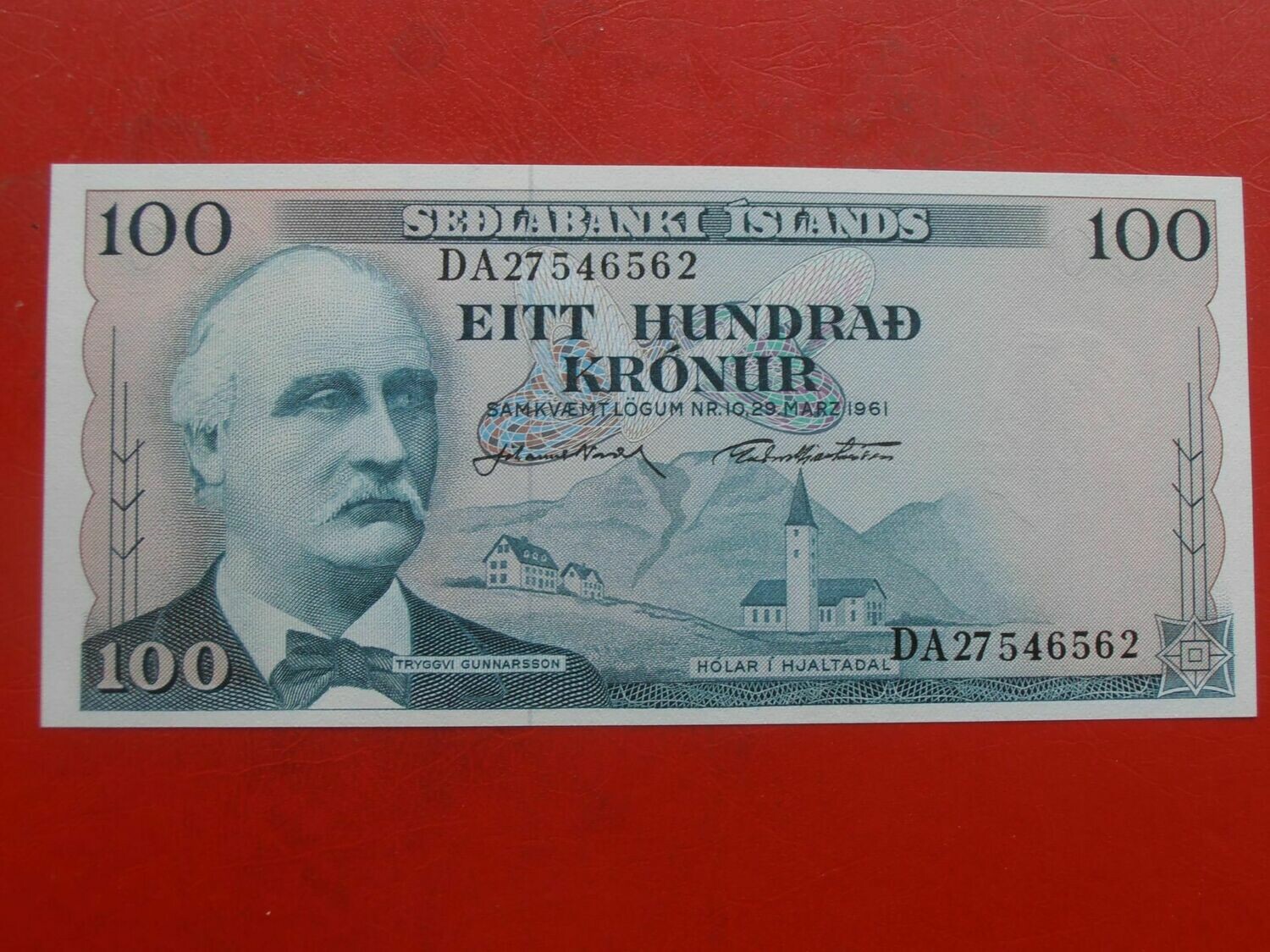 Iceland 100 Kronur - 1961
