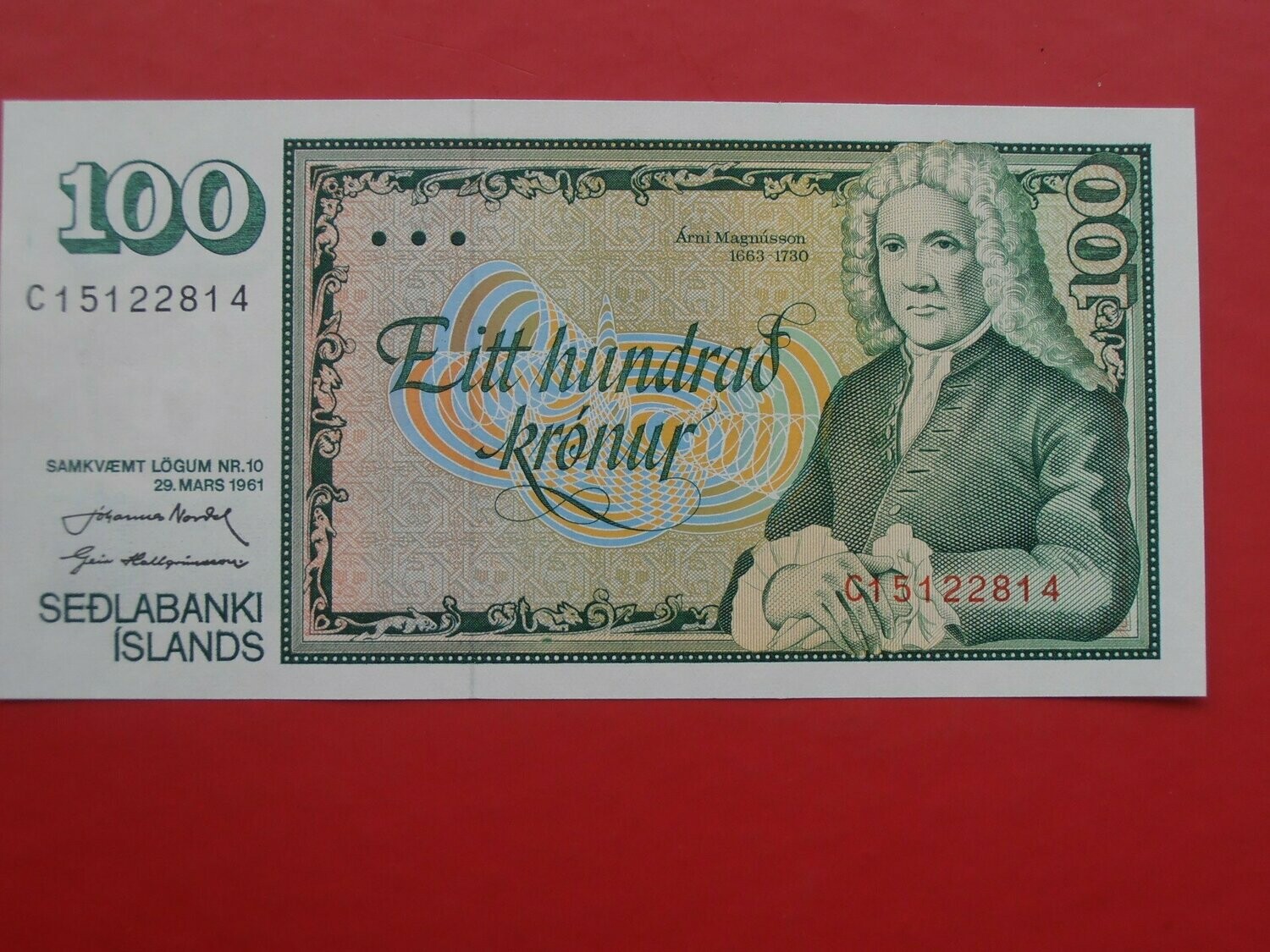Iceland 100 Kronur  -  1981