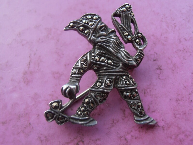 Silver & Be-Jewelled Leprechaun