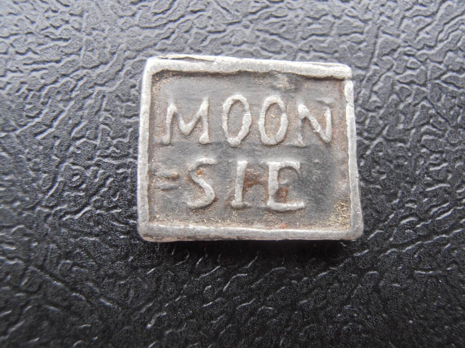 Communion Token Moonsie - 1715